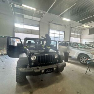 auto glass replacement shop near Etobicoke