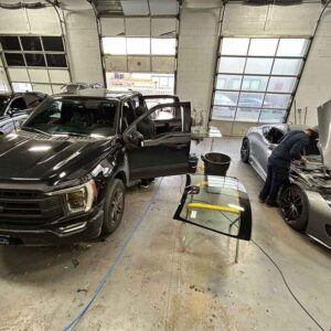 mobile_auto_glass_replacement_company_etobicoke